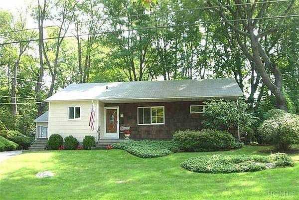 1st image of 230 Crest Dr