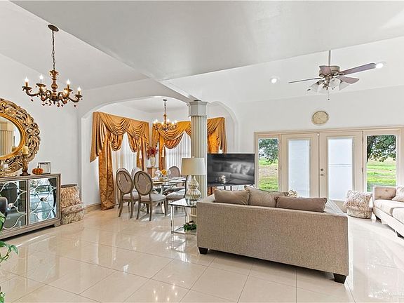 4th image of 706 Lago Ct