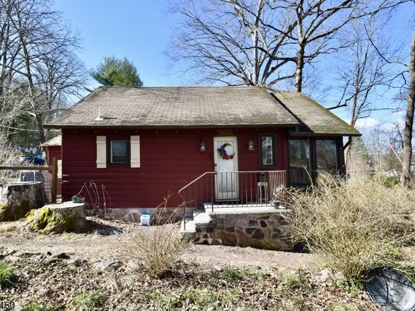 28 Old Woodland Trl, Jefferson Twp., NJ 07438