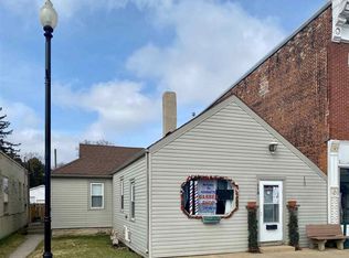 113 S Benton St, Winnebago, IL 61088