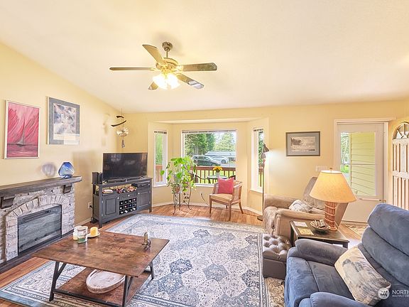 4th image of 24406 Gile Place