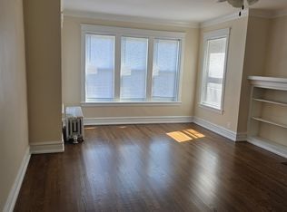 154 W 74th St #1, Chicago, IL 60621