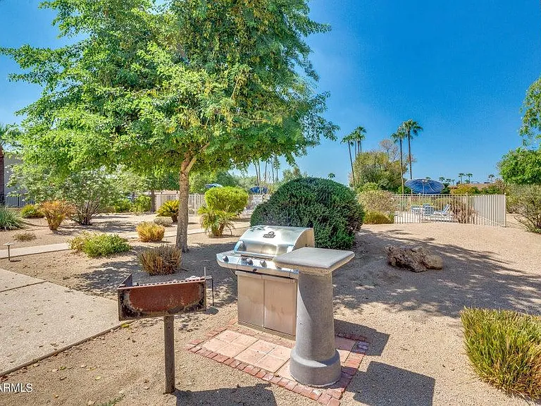 7662 E Minnezona Ave — Photo 24