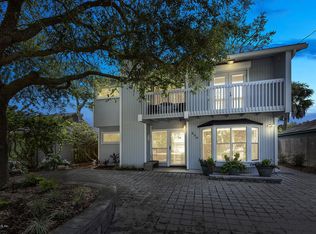 230 Magnolia St, Atlantic Beach, FL 32233