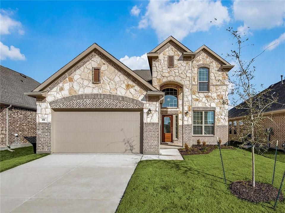 1st image of 818 Blackhawk Dr
