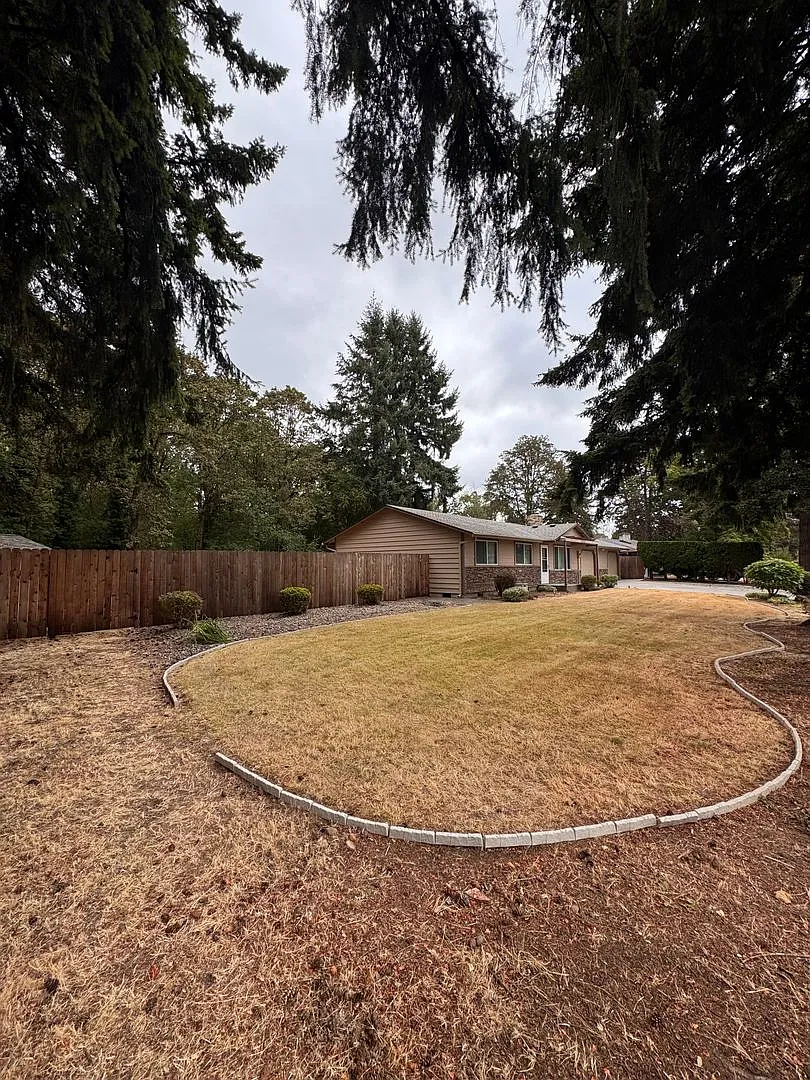 Quiet Cul-de-Sac Living: 3 Bed, 2 Bath Single-Story Home — Photo 2