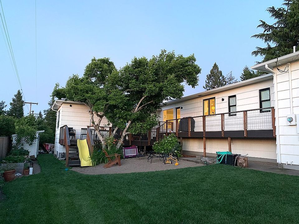 2nd image of 393 Fulvue Dr