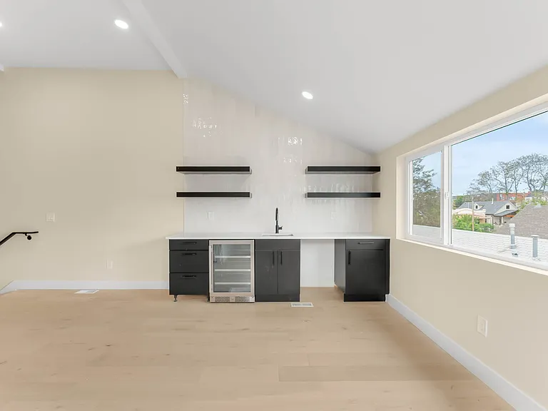 3463 Lawrence St — Photo 8