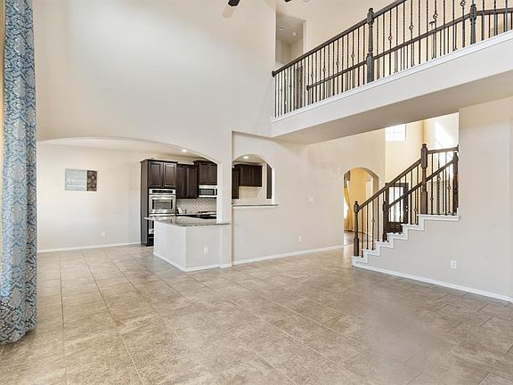 4th image of 3327-0 Emerald Valley Dr