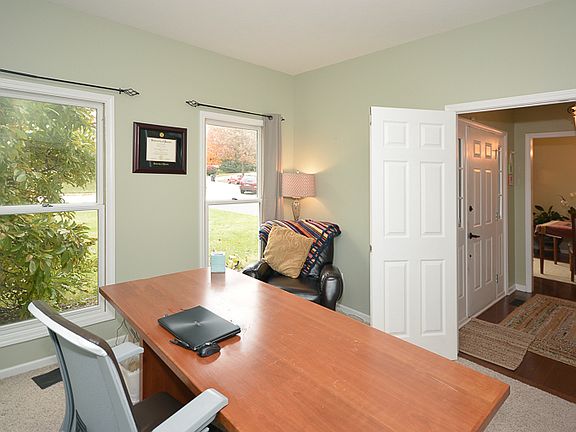 2nd image of 9950 Wexford Dr