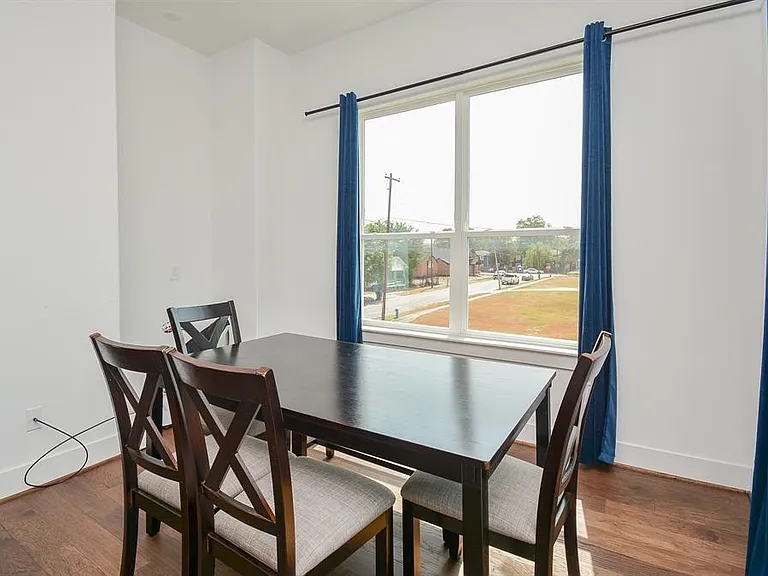 2620 McIlhenny St — Photo 11