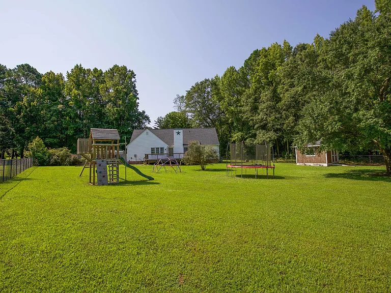 184 Olde Farm Rd — Photo 53