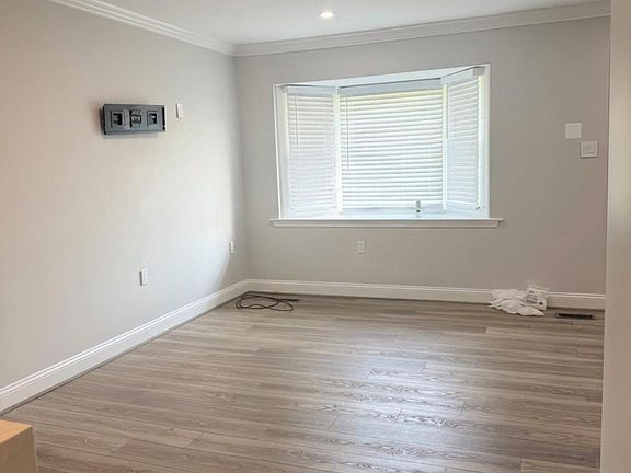 3rd image of 123 Cameron St