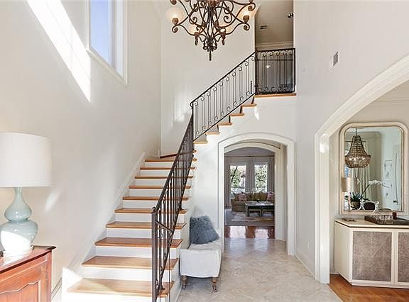 3rd image of 16 Warbler St