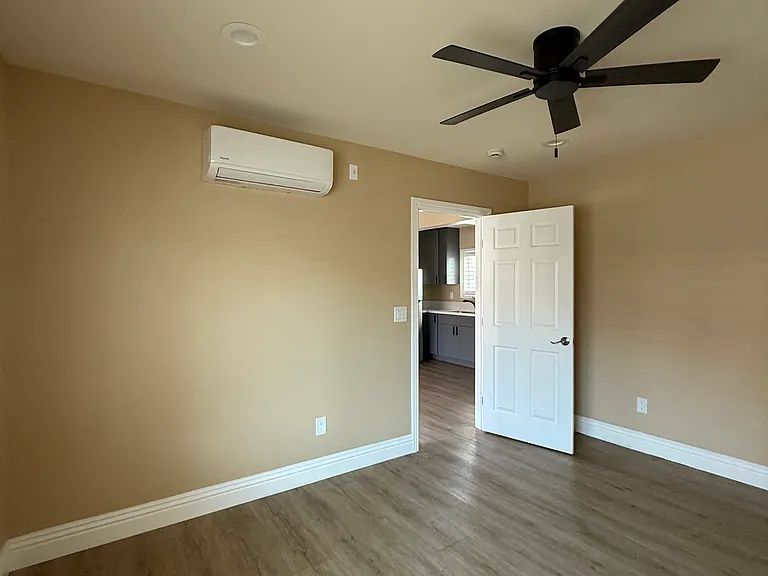 1702 S Mayflower Ave #U — Photo 3