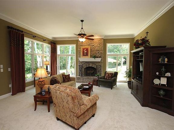 4th image of 908 Caitlin Dr