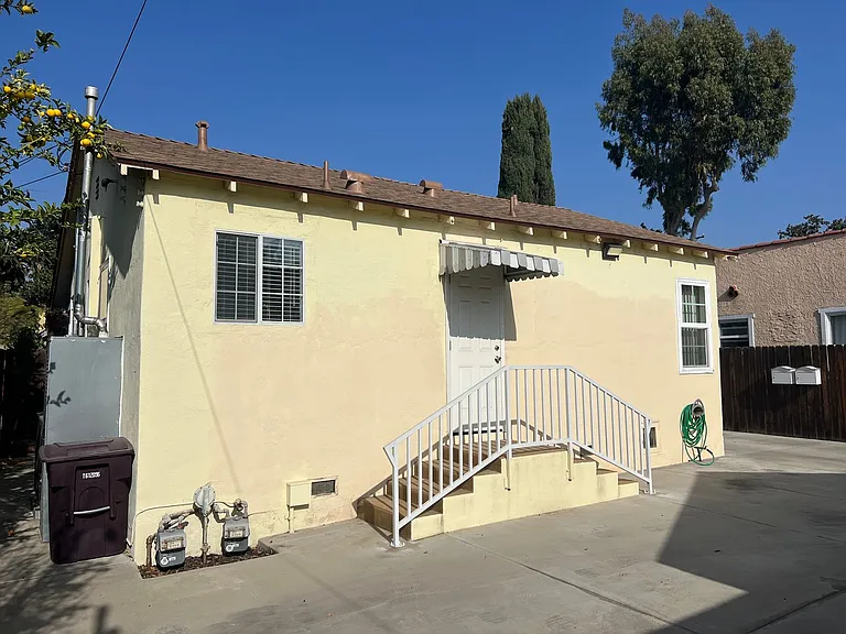 812 E Garfield Ave #B — Photo 5