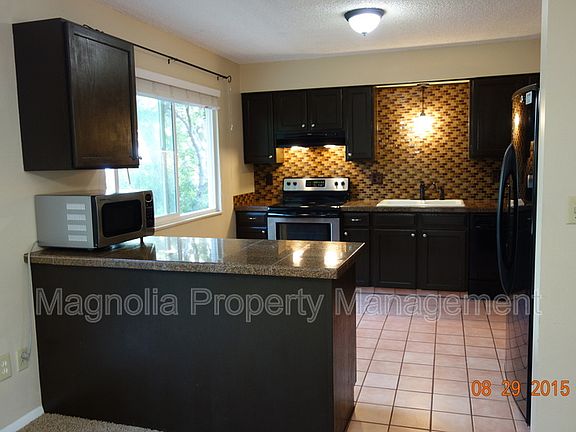 2nd image of 1185 Applewood Dr