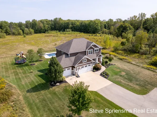 9936 56th Ave, Allendale, MI 49401