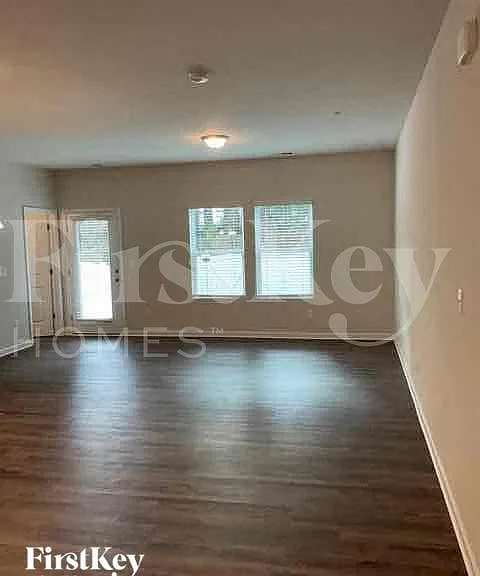 2076 Cypress Village Dr NW — Photo 2