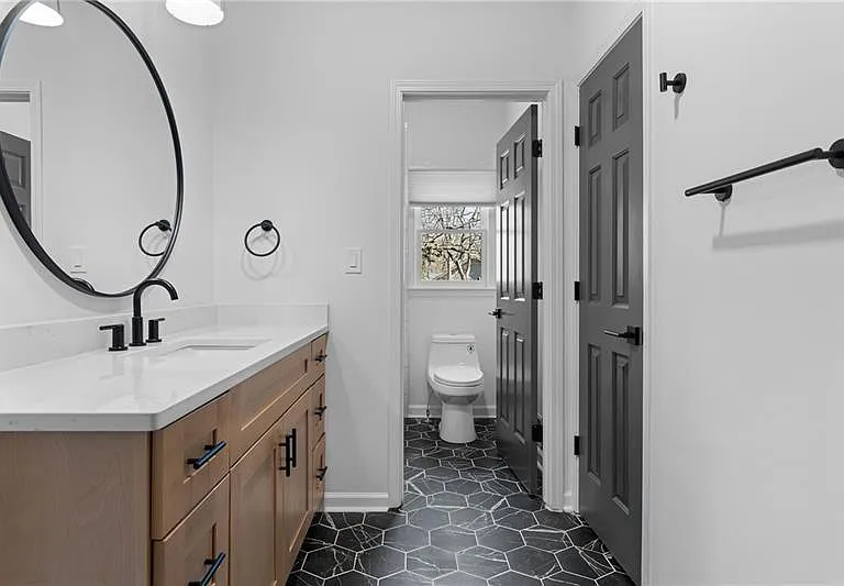 350 Kelson Dr — Photo 38