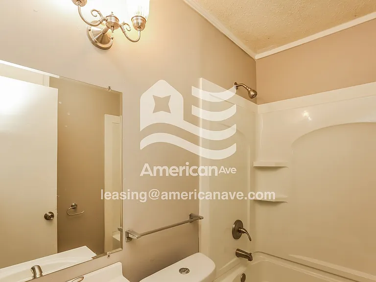 1902106_013_wm_-_bathroom_13457266.jpg