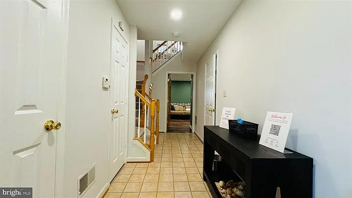 3 bed, 2.5 bath, 1969 sqft, $2,990 — Photo 2