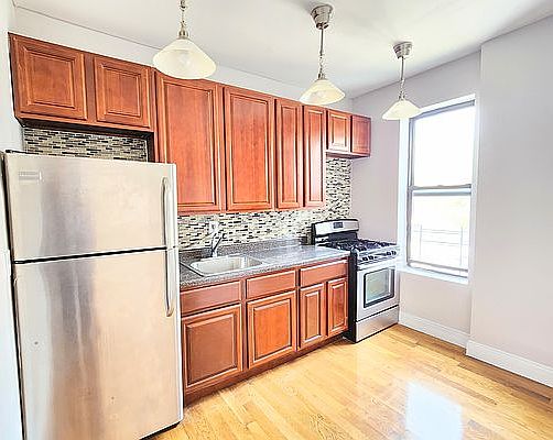 1st image of 324 Montgomery St #D13