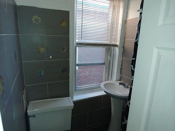 5th image of 2050 E Ann St