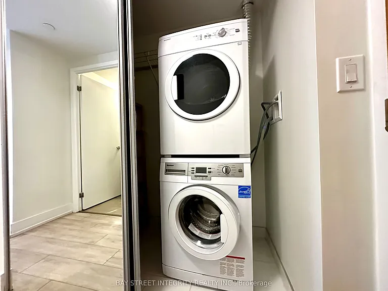 11 Wellesley St W #1111 — Photo 15