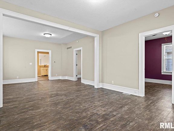 4th image of 520 N 6th St