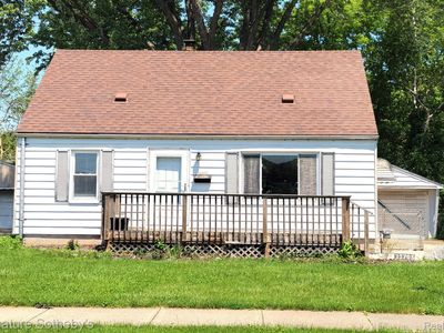 22703 Ridgeway St, Saint Clair Shores, MI, 48080