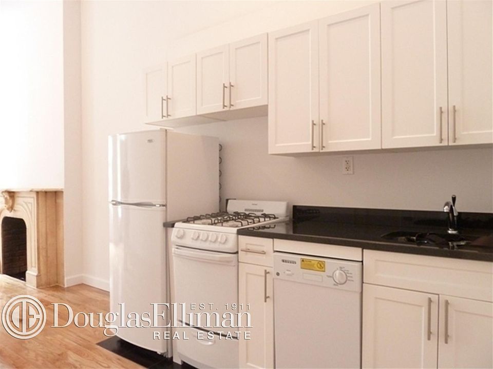 1st image of 215 W 13th St APT 1B