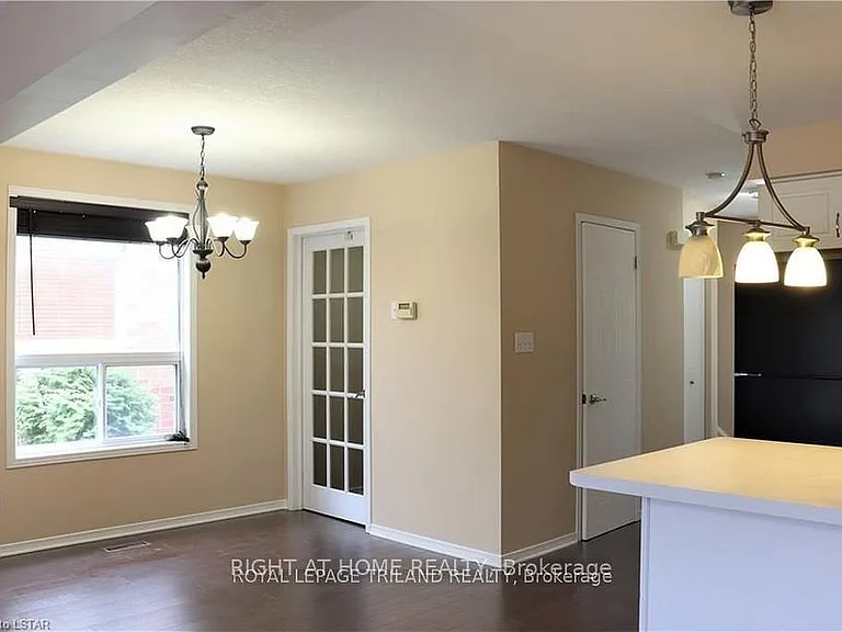 709 Silversmith St — Photo 4
