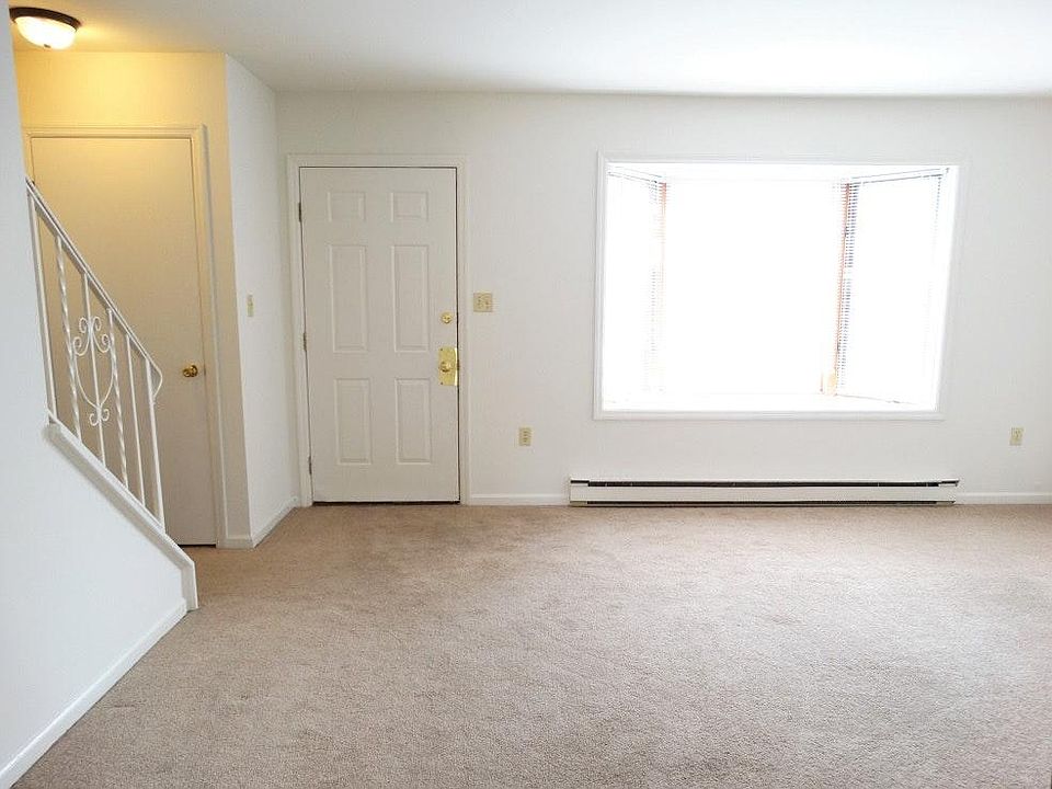 Entrance & Living Room