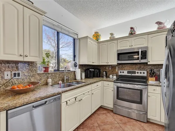 1025 NW 105th Way #2, Fort Lauderdale, FL 33322