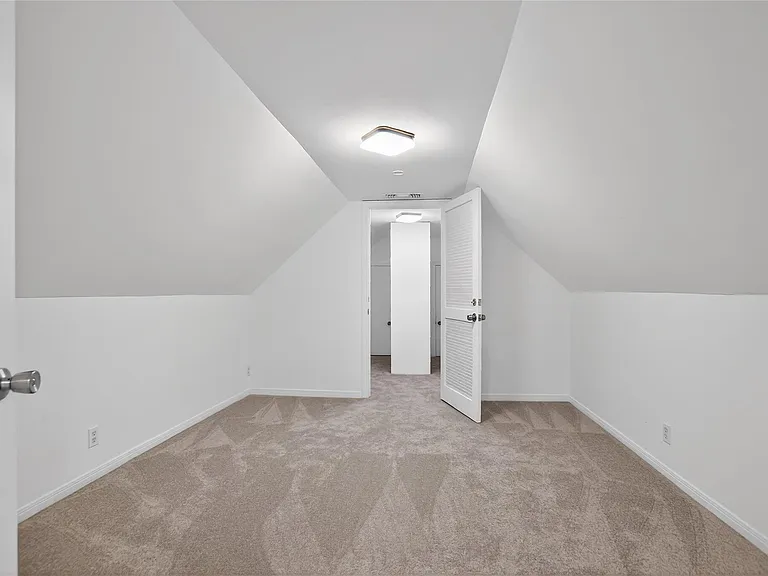 112 Kirkwood Ln — Photo 33