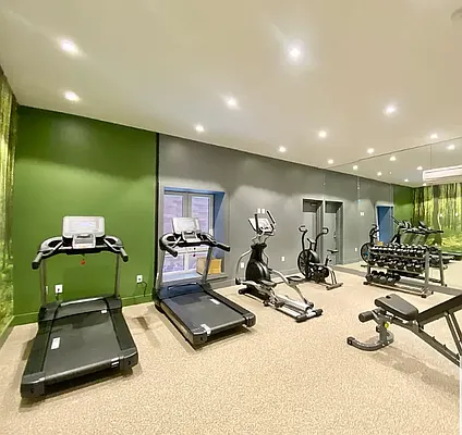 Rented by Loom Capital Group Inc. | media 23