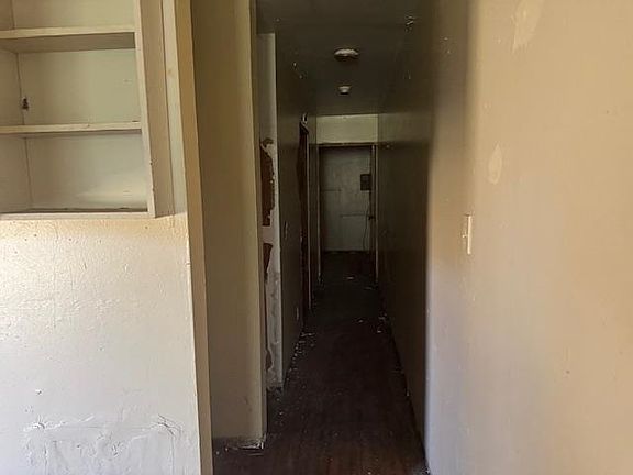 4th image of 1772 Riverside Blvd