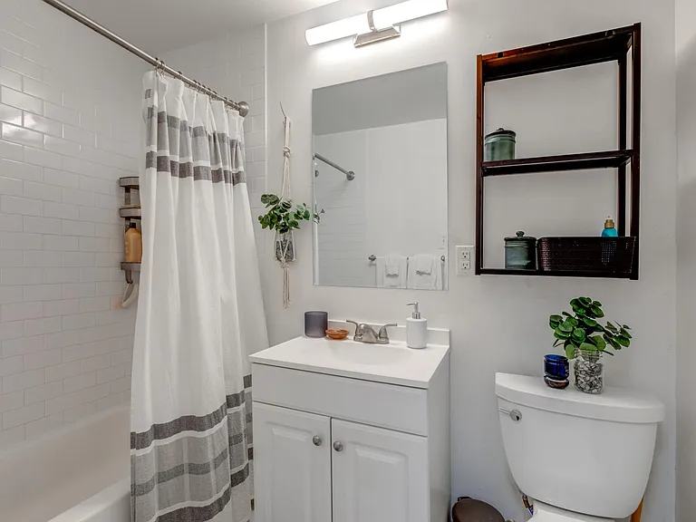 5485 Vicaris St #1 — Photo 5
