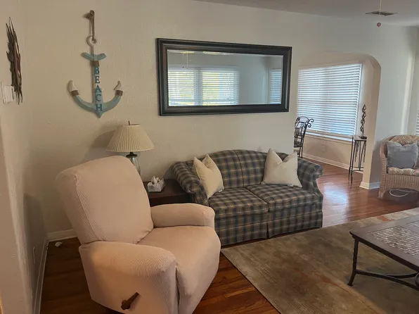 904 Daytona Ave, Holly Hill, FL 32117