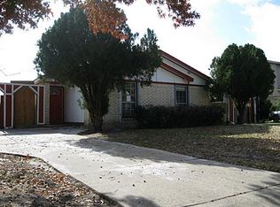 521 Curts Dr, Grand Prairie, TX 75052