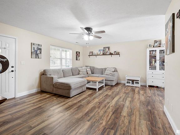 4th image of 1401 Hannah Dr