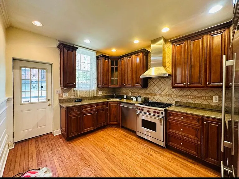 4515 Sansom St — Photo 15