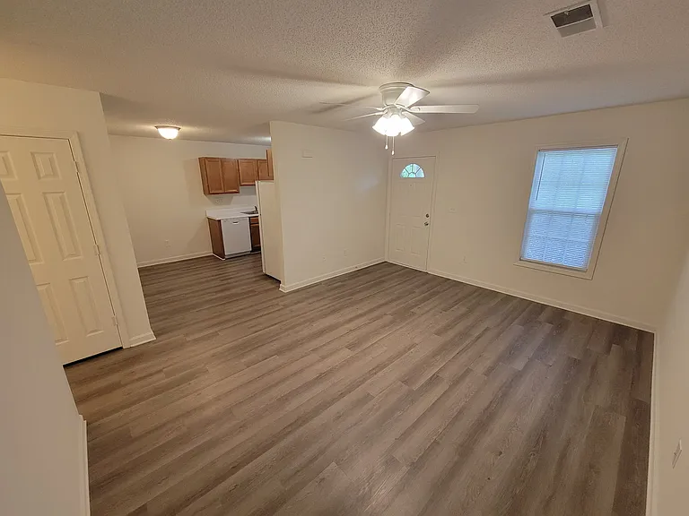 924 Breeze Hill Rd #A — Photo 3