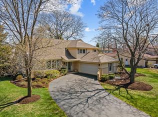 6S475 Bridlespur Dr, Naperville, IL 60540