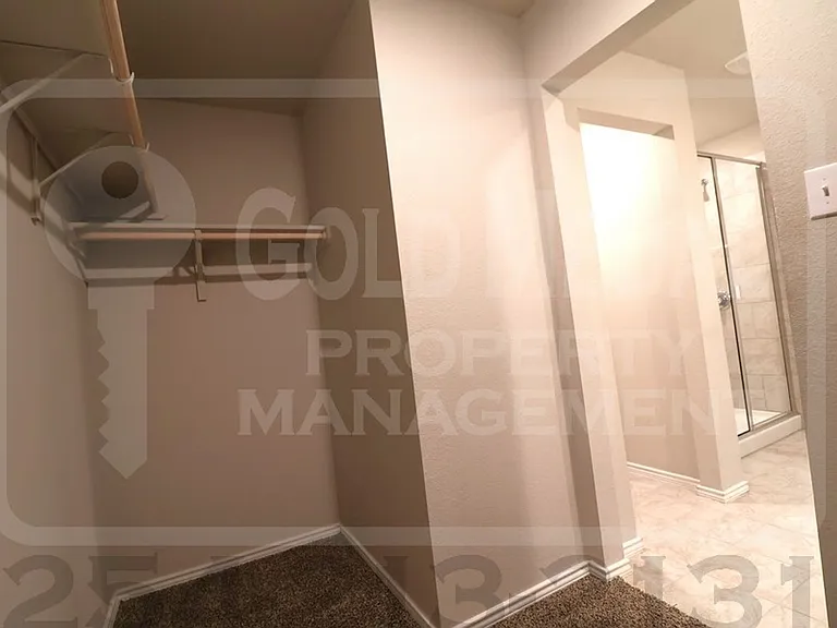 5004 Karen Green Dr — Photo 15