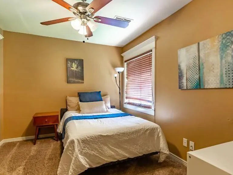 1321 E La Jolla Dr — Photo 15