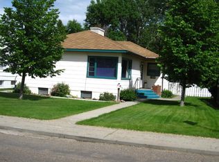 1518 Prospect Dr, Glendive, MT 59330