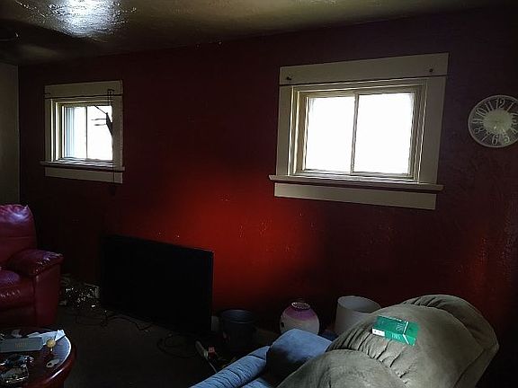 4th image of 313 E Siebenthaler Ave